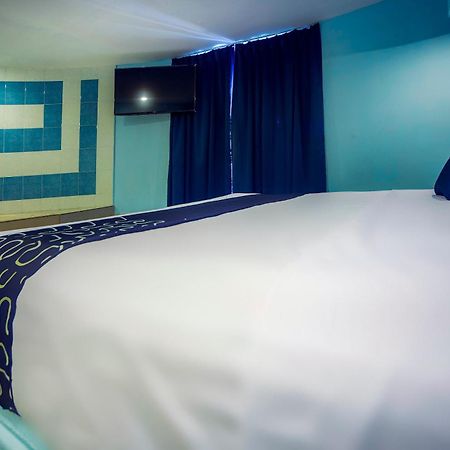 Capital O Hotel Diro, 蒙特雷 外观 照片