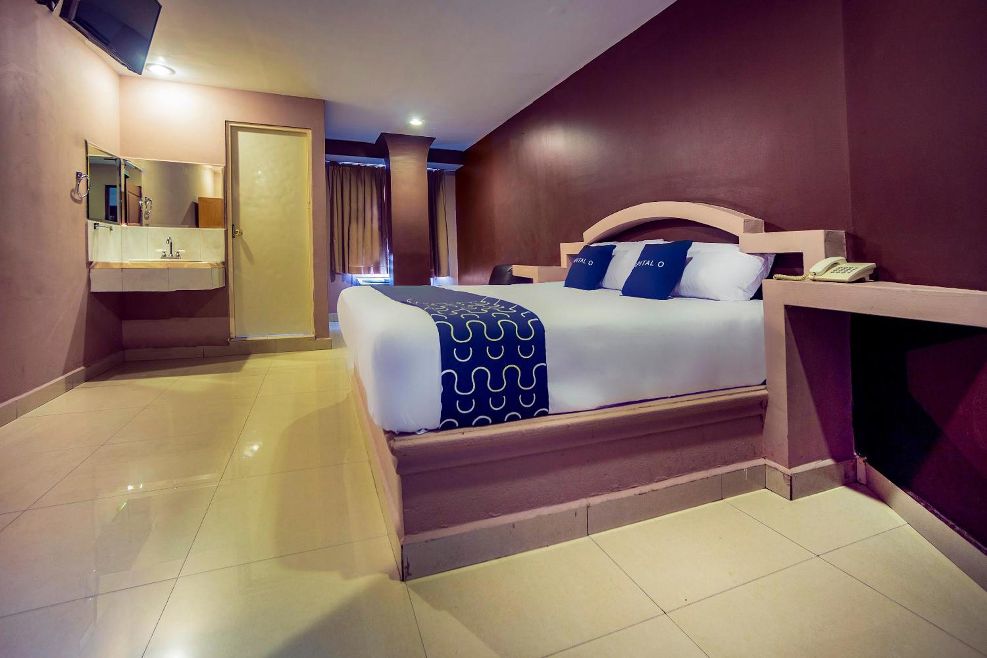 Capital O Hotel Diro, 蒙特雷 外观 照片