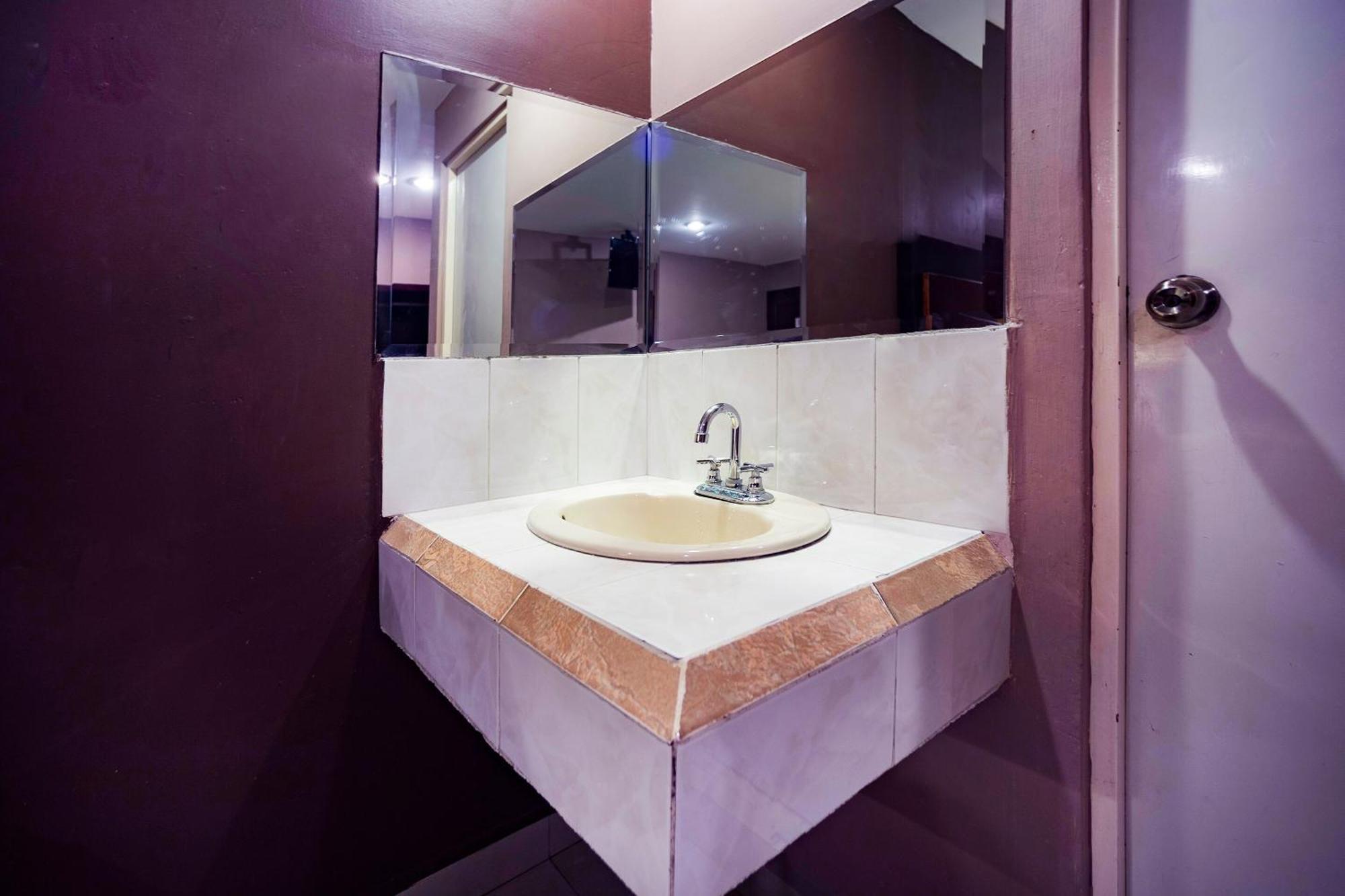 Capital O Hotel Diro, 蒙特雷 外观 照片