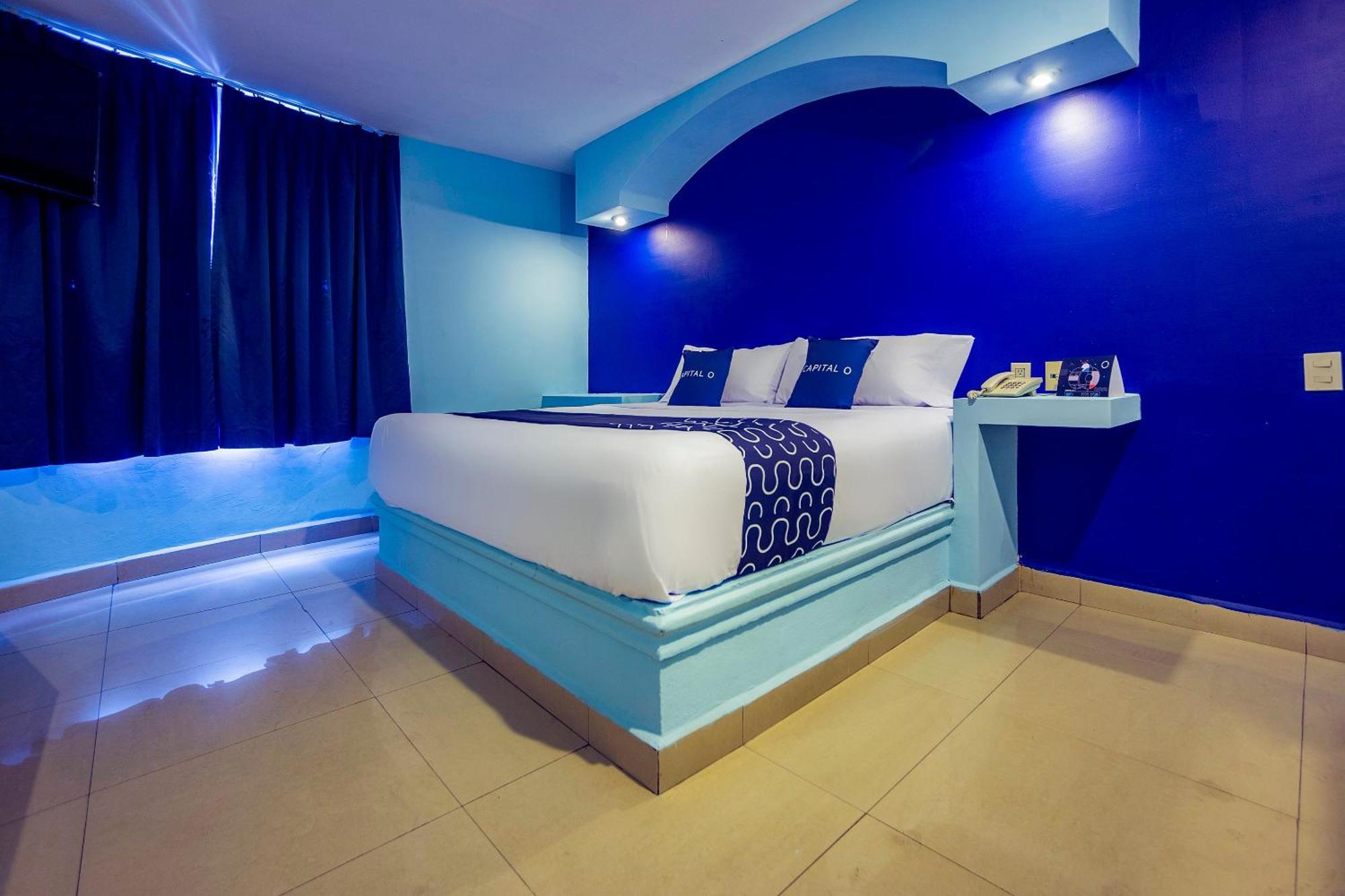 Capital O Hotel Diro, 蒙特雷 外观 照片